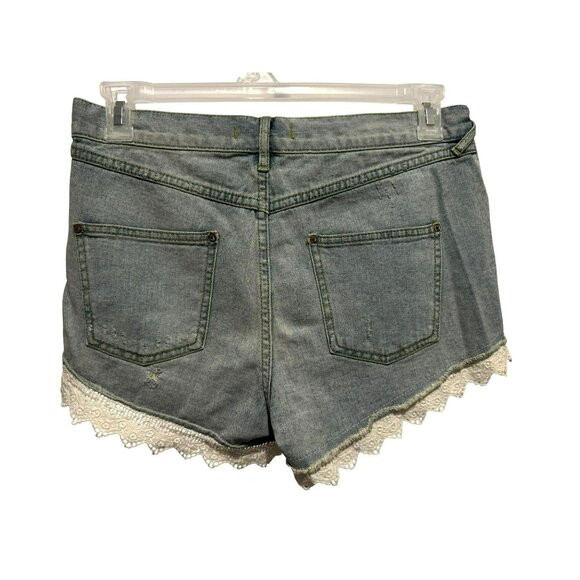 Free People Crochet Lace Trimmed Denim Shorts SZ 29 Boho Concert Festival - Picture 3 of 5